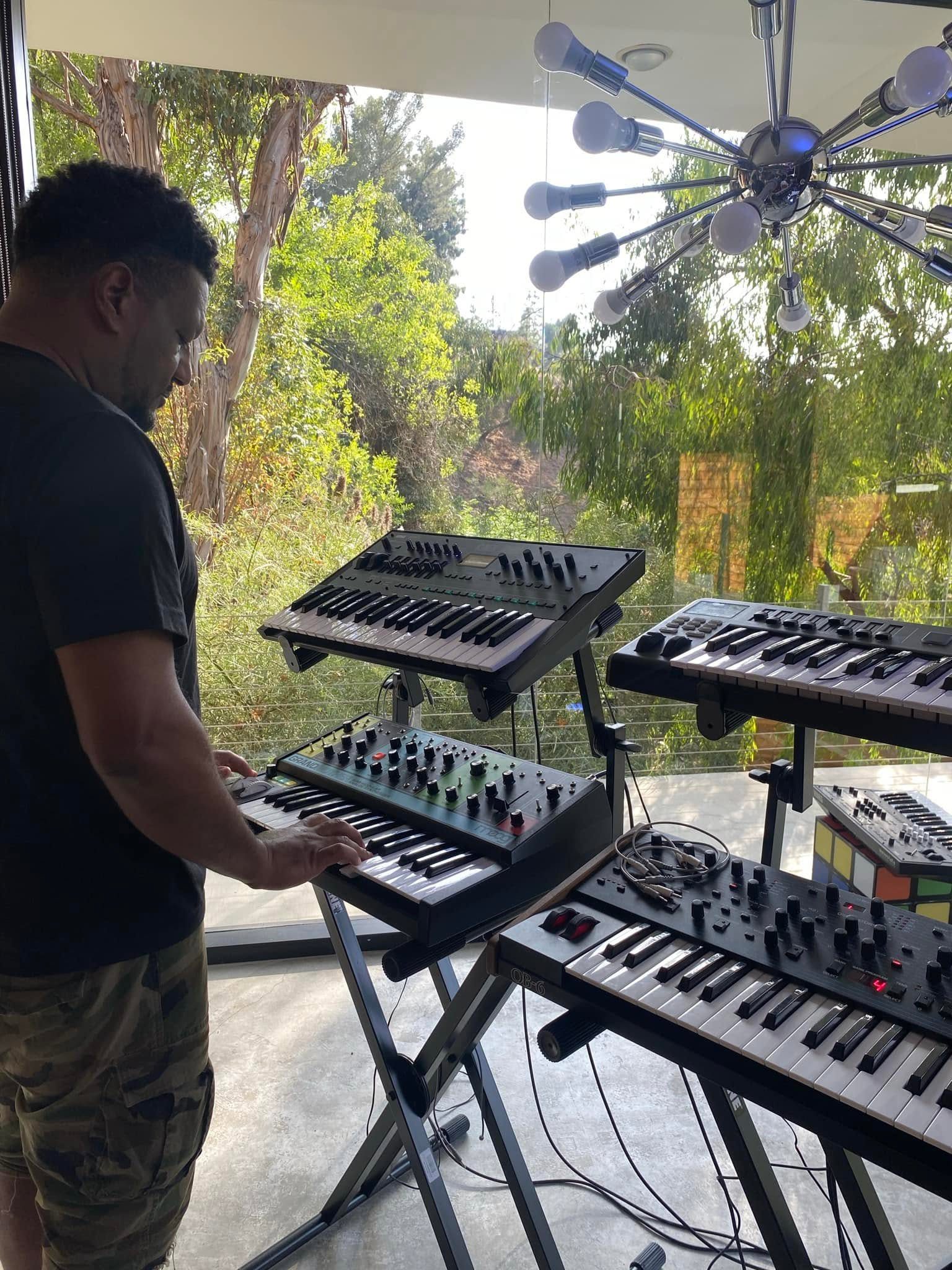 Keyz Bridgez playing keyboards